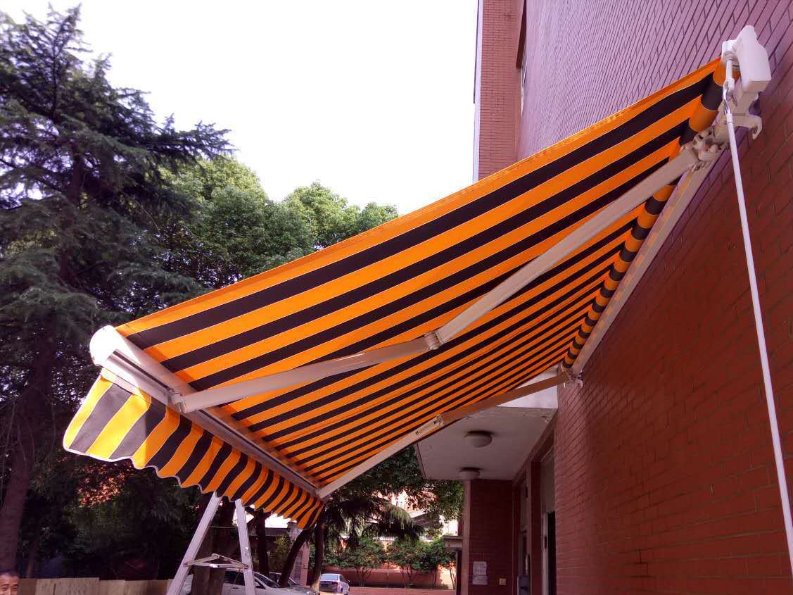 遮阳棚和遮雨棚区别很大,千万别买错了!(图1) 遮阳棚和遮雨棚区别很大,千万别买错了!(图1)