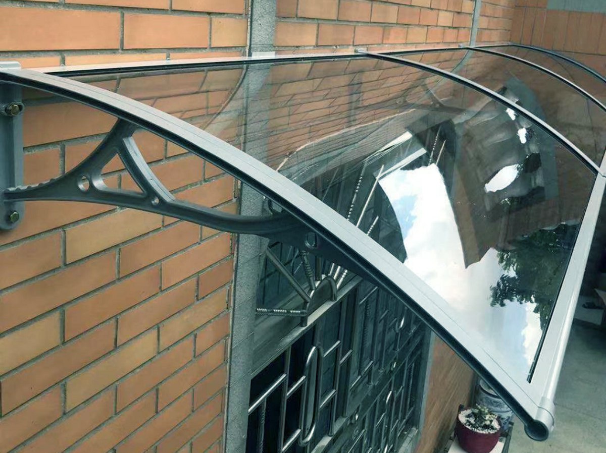 科技带您了解铝合金遮雨棚的特别之处。(图1) 科技带您了解铝合金遮雨棚的特别之处。(图1)